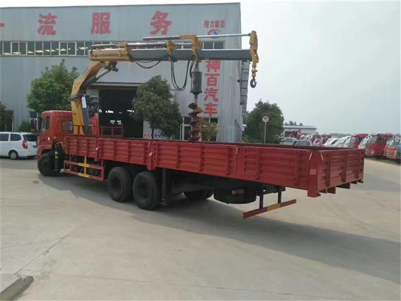 東風(fēng)后八輪徐工12噸折臂隨車吊圖片展示2 東風(fēng)后八輪徐工12噸折臂隨車吊圖片展示2