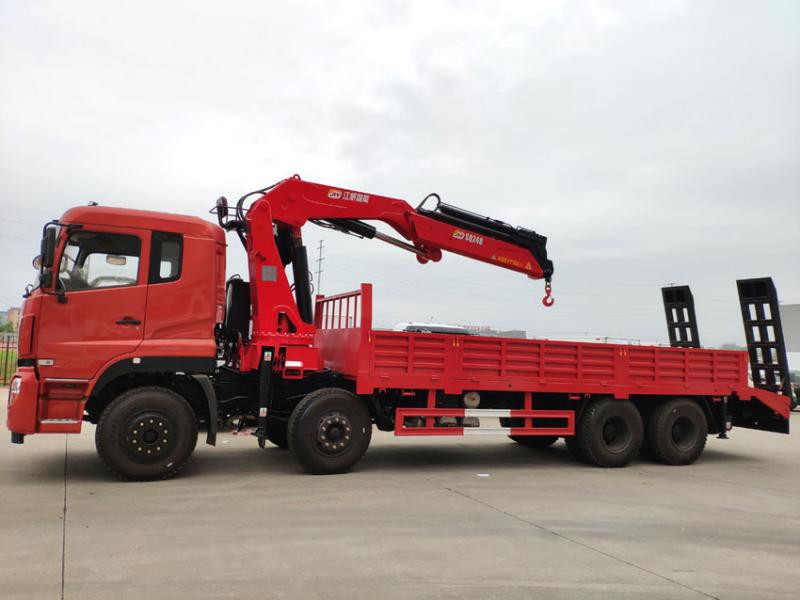 SQ240ZB4東風(fēng)專(zhuān)底折臂隨車(chē)吊