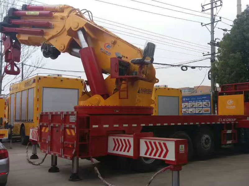 程力180噸重汽豪沃隨車吊圖片展示3 程力180噸重汽豪沃隨車吊圖片展示3