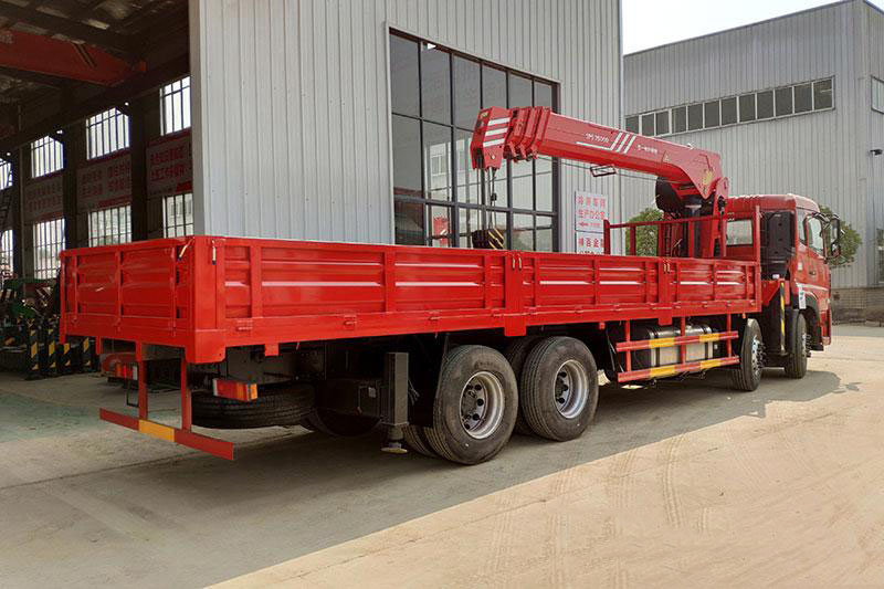 三一14噸天龍前四后八東風(fēng)隨車吊圖片展示3 三一14噸天龍前四后八東風(fēng)隨車吊圖片展示3