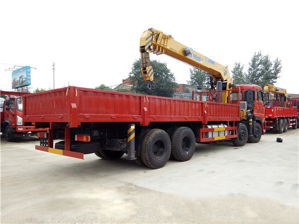 徐工14噸天龍前四后八東風隨車吊圖片展示2 徐工14噸天龍前四后八東風隨車吊圖片展示2