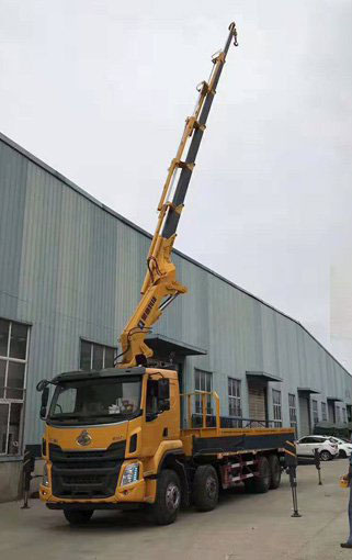 昊意遙控折臂吊機(jī)16噸柳汽乘龍隨車吊圖片展示4 昊意遙控折臂吊機(jī)16噸柳汽乘龍隨車吊圖片展示4