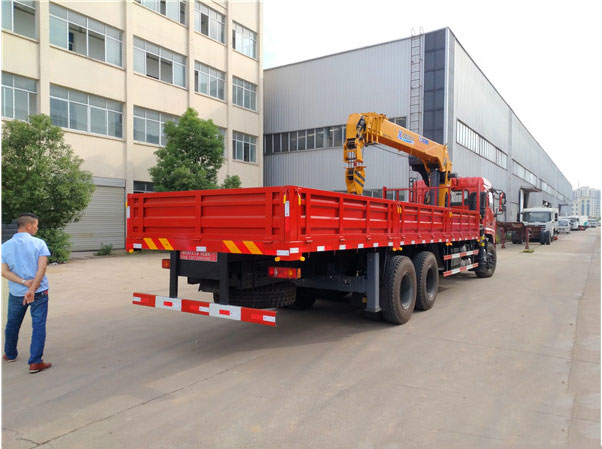 徐工吊機12噸東風專底D3隨車吊圖片展示3