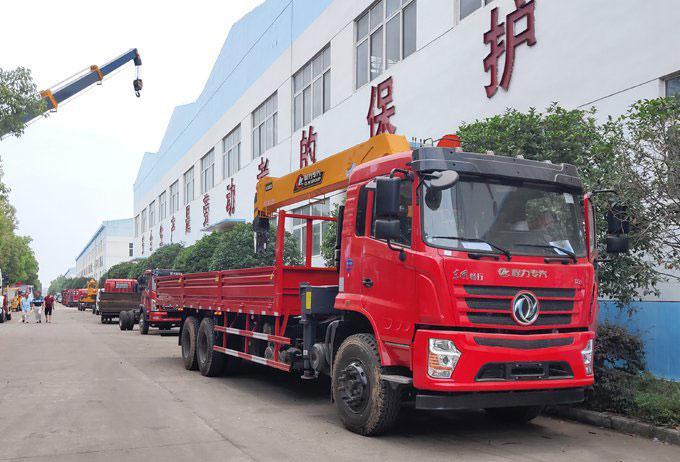 程力吊機(jī)12噸東風(fēng)后八輪D3L隨車(chē)吊