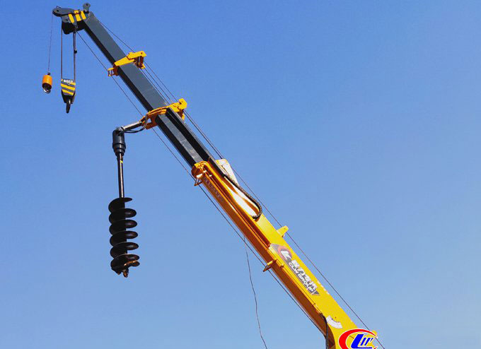 12噸東風隨車吊帶鉆頭副鉤遙控雙聯泵于一體多功能隨車吊圖片展示4 12噸東風隨車吊帶鉆頭副鉤遙控雙聯泵于一體多功能隨車吊圖片展示4