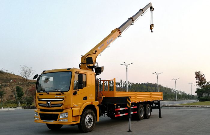 徐工吊機12噸徐工漢風(fēng)G5一體化前四后四隨車吊