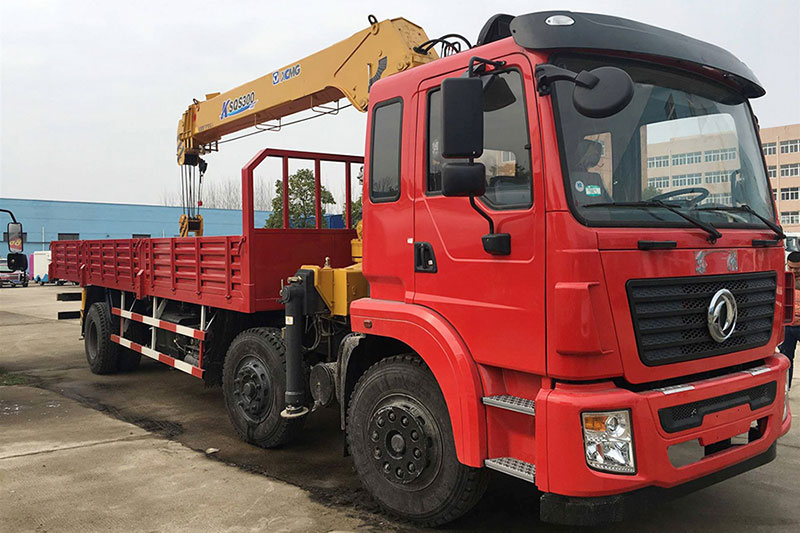 10噸小三軸東風隨車吊(高性價比)圖片展示2 10噸小三軸東風隨車吊(高性價比)圖片展示2