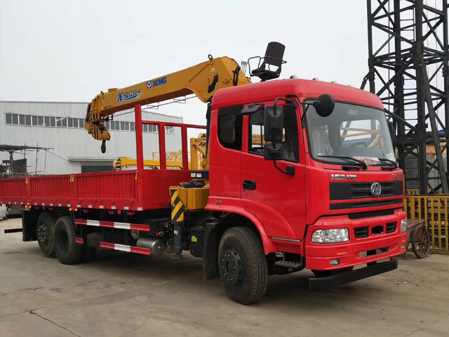 徐工吊機10噸三環(huán)后提升橋隨車吊