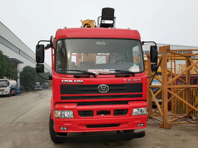 徐工吊機10噸三環(huán)后提升橋隨車吊圖片展示2 徐工吊機10噸三環(huán)后提升橋隨車吊圖片展示2