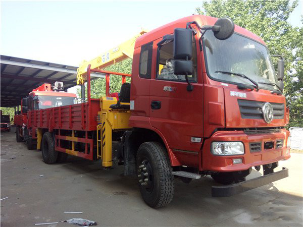 石煤8噸東風隨車吊(東風 -- 御虎8噸隨車起重運輸車)圖片展示2 石煤8噸東風隨車吊(東風 -- 御虎8噸隨車起重運輸車)圖片展示2