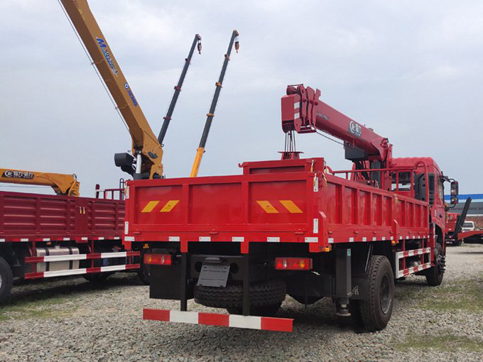 8噸東風暢行D3L隨車吊圖片展示4 8噸東風暢行D3L隨車吊圖片展示4