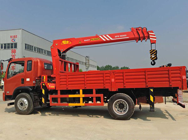 三一7噸大運隨車吊(大運7噸隨車起重運輸車)