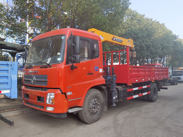 程力吊機6.3噸東風天錦隨車吊