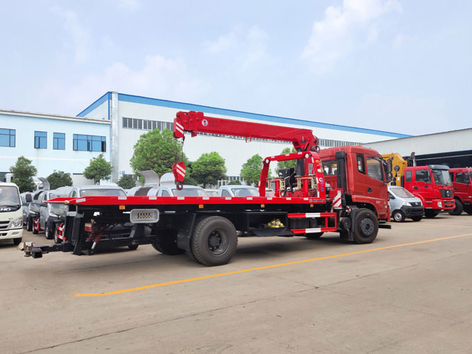 程力吊機6.3噸東風特商隨車吊帶清障