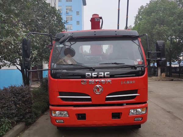 藍牌東風福瑞卡5噸隨車吊程力吊機圖片展示3 藍牌東風福瑞卡5噸隨車吊程力吊機圖片展示3