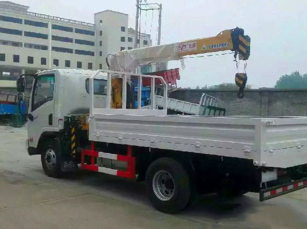 藍牌飛濤3.5噸大運隨車吊（大運3.2噸隨車起重運輸車）