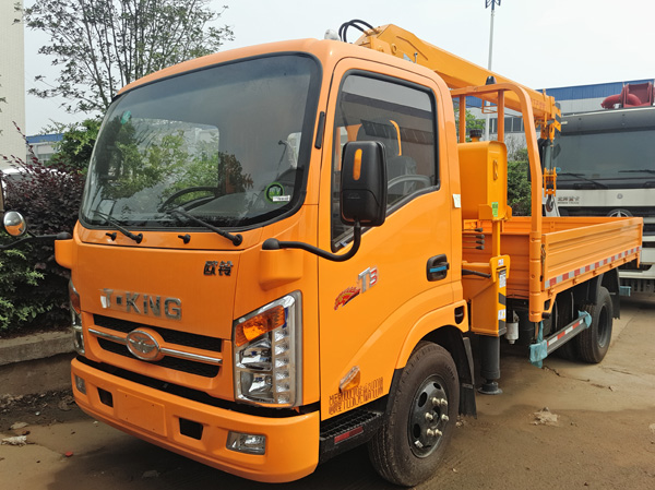 藍牌騰宇3.2噸唐駿隨車吊（唐駿3.2噸隨車起重運輸車）