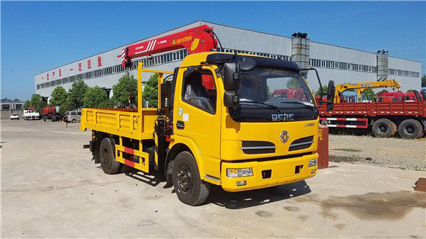 東風(fēng)福瑞卡藍(lán)牌三一3.2噸隨車吊圖片展示4