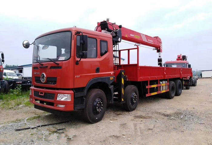 東風前四后八8×4三一16噸隨車吊圖片