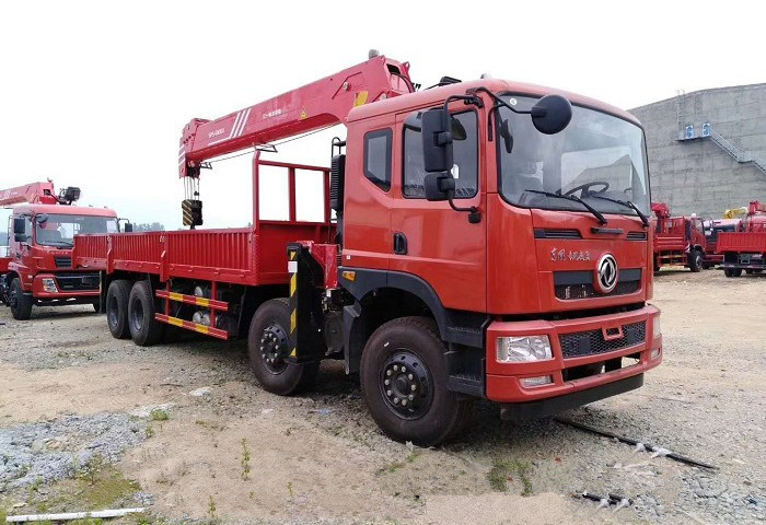 東風(fēng)前四后八8×4三一16噸隨車吊圖片圖片展示2 東風(fēng)前四后八8×4三一16噸隨車吊圖片圖片展示2