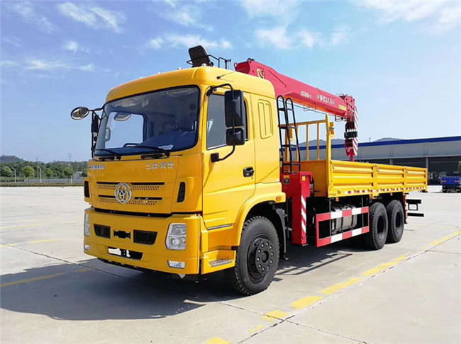 三環昊龍后八輪12噸隨車吊圖片