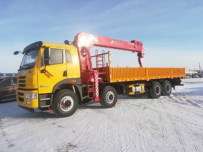 隨車吊選擇小三軸、后八輪、前四后八哪個(gè)好用？