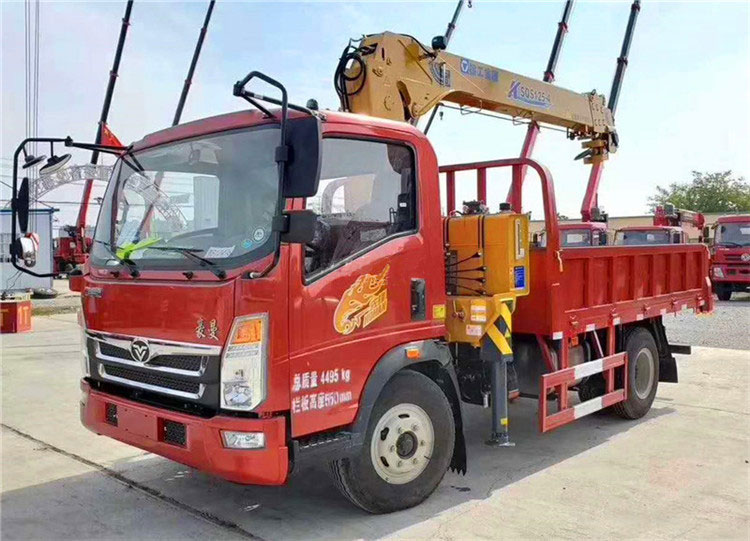 藍(lán)牌隨車(chē)吊底盤(pán)哪個(gè)品牌好？