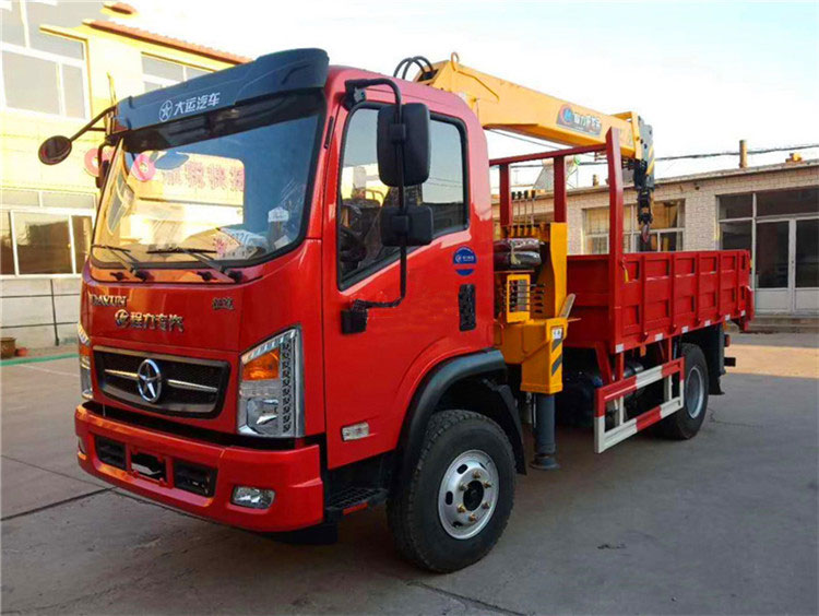 藍(lán)牌隨車(chē)吊底盤(pán)哪個(gè)品牌好？