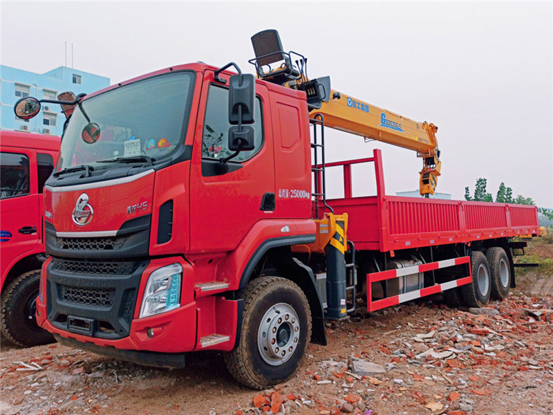 隨車吊冷鉚車廂,抗變形、抗開裂、結實耐用