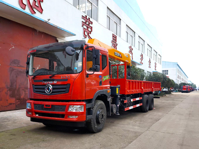 程力吊機(jī)12噸東風(fēng)特商T702隨車(chē)吊