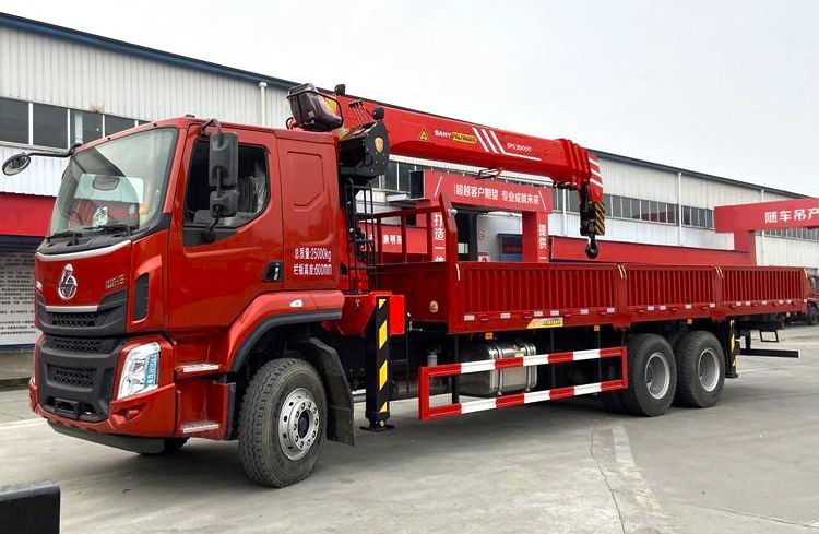 國(guó)六三一吊機(jī)12噸東風(fēng)柳汽乘龍隨車(chē)吊