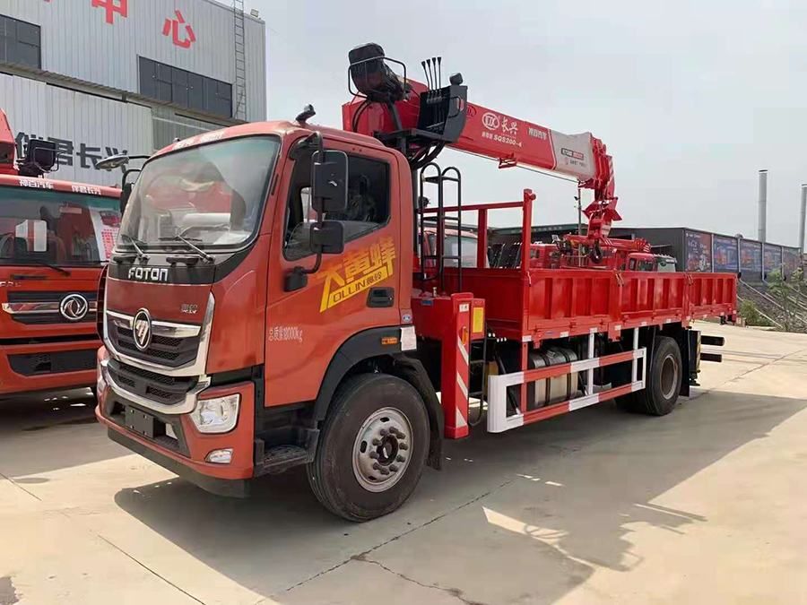 福田奧鈴8噸隨車吊
