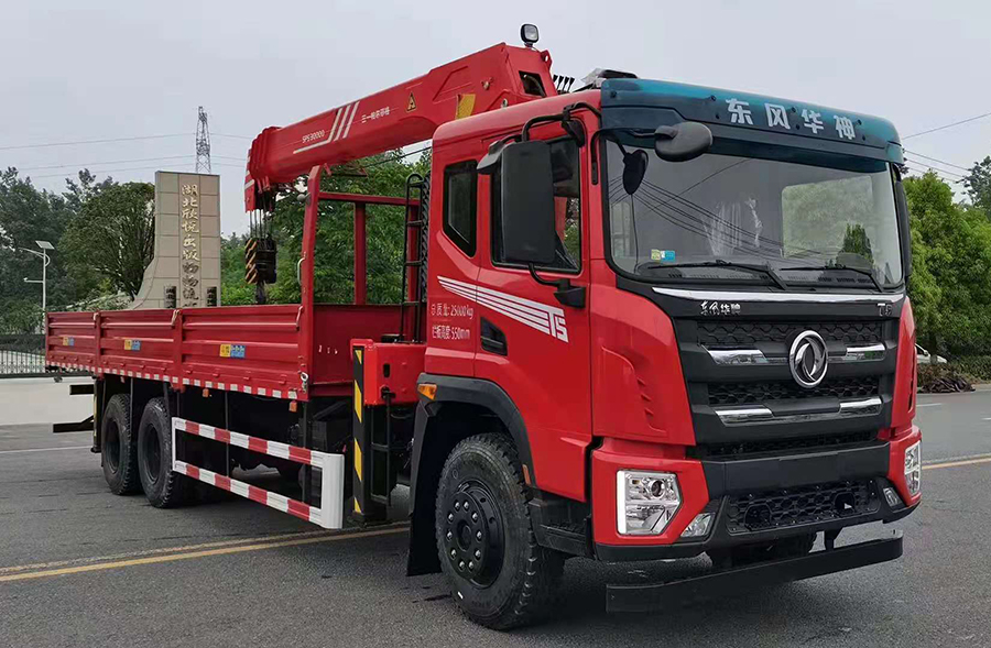 東風(fēng)華神T5三一12噸隨車(chē)吊