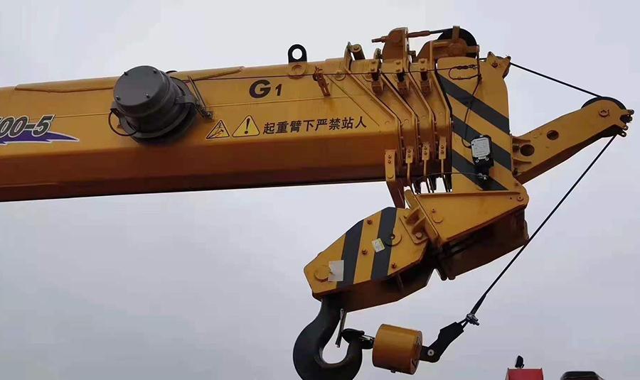 陜汽德龍徐工16噸隨車吊圖片展示6