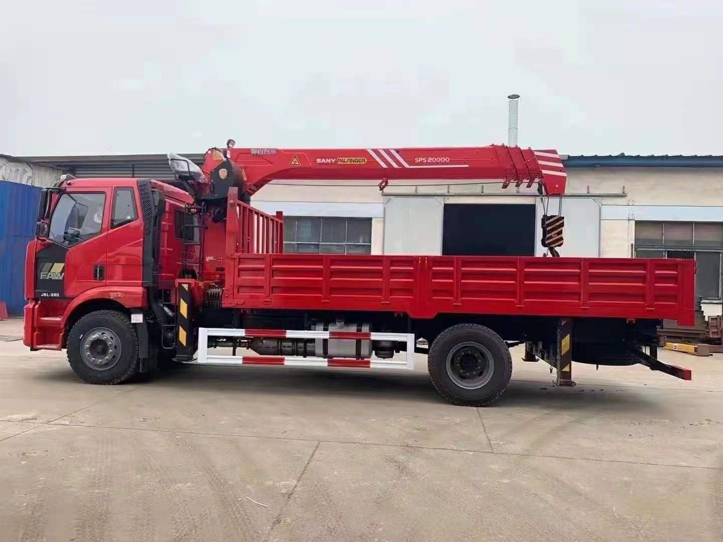 解放J6三一8噸隨車吊