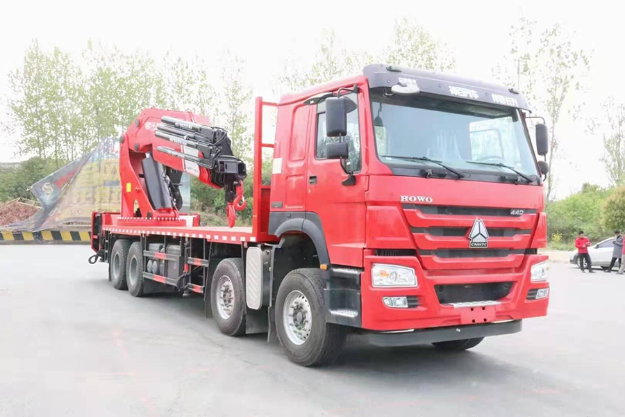 重汽豪沃25噸長興重型隨車吊