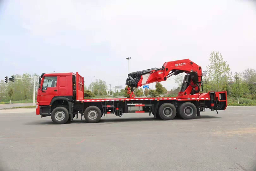 重汽豪沃25噸長興重型隨車吊圖片展示3 重汽豪沃25噸長興重型隨車吊圖片展示3