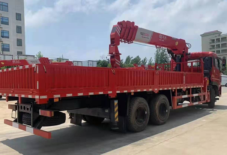 東風(fēng)天龍長(zhǎng)興12噸隨車吊