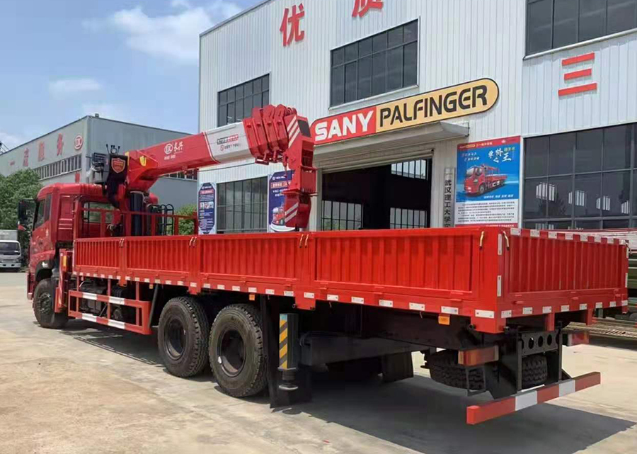 東風(fēng)天龍長(zhǎng)興12噸隨車吊