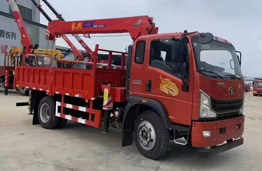 重汽豪曼藍(lán)牌5噸隨車吊多少錢