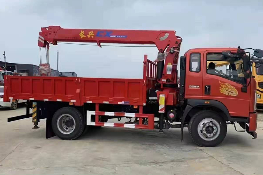 重汽豪曼藍(lán)牌5噸隨車吊多少錢