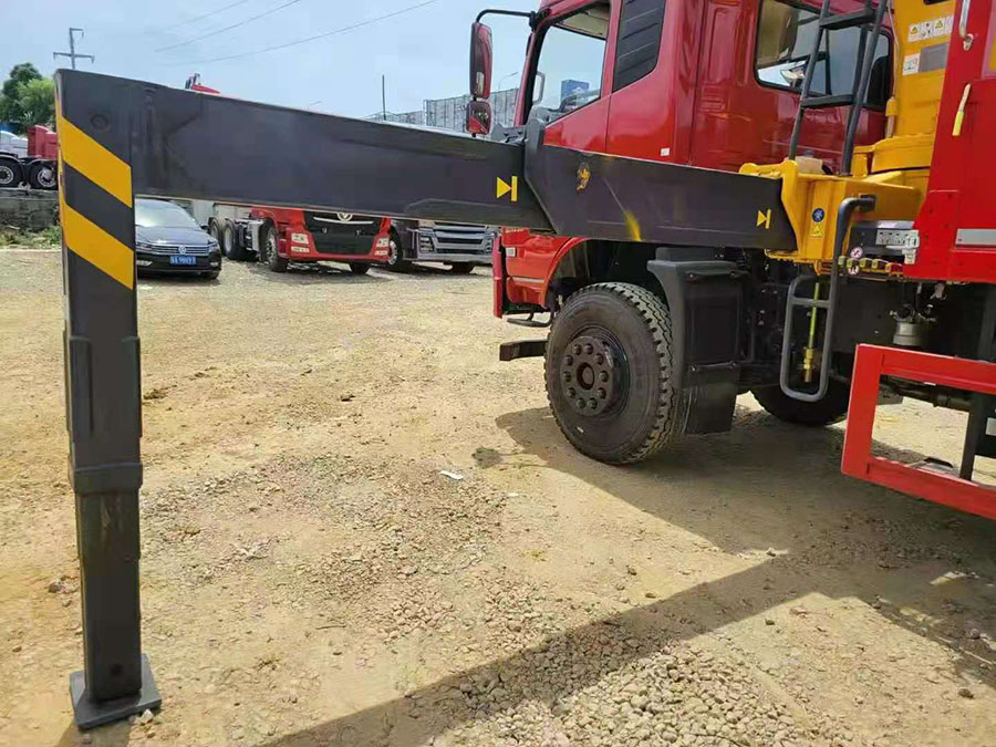 東風暢行D3V國六270馬力隨車吊上市