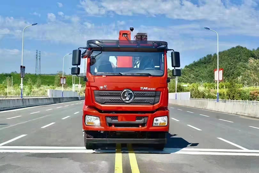 陜汽德龍三一14噸隨車吊 工程起吊王圖片展示2 陜汽德龍三一14噸隨車吊 工程起吊王圖片展示2