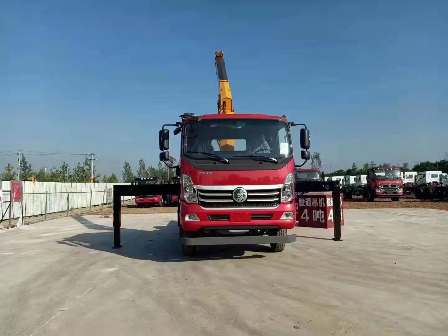 山區(qū)版重汽王牌隨車吊 6.3噸吊機(jī)