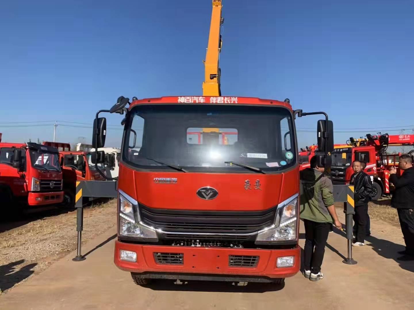 重汽王牌徐工5噸隨車吊圖片展示3