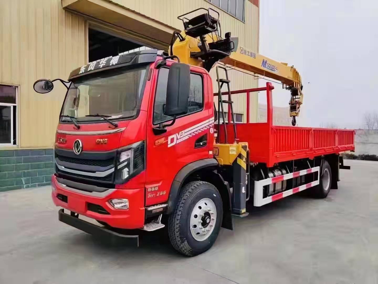 新一代華神8噸隨車吊 東風搭徐工起吊穩(wěn)如松